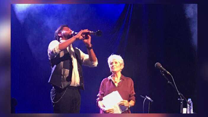 Joan Baez'den Hiroşima ve Yiğidim Aslanım sürprizi