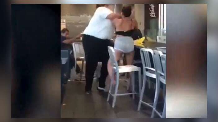 Mc Donalds'ta skandal darp görüntüleri!