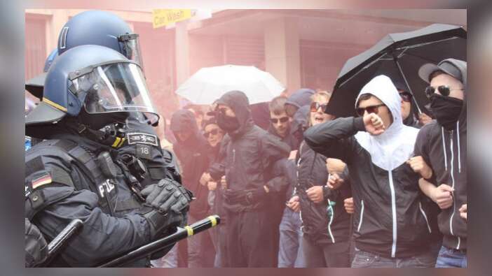 Irkçı gösteriler Alman iş dünyasını endişelendirdi