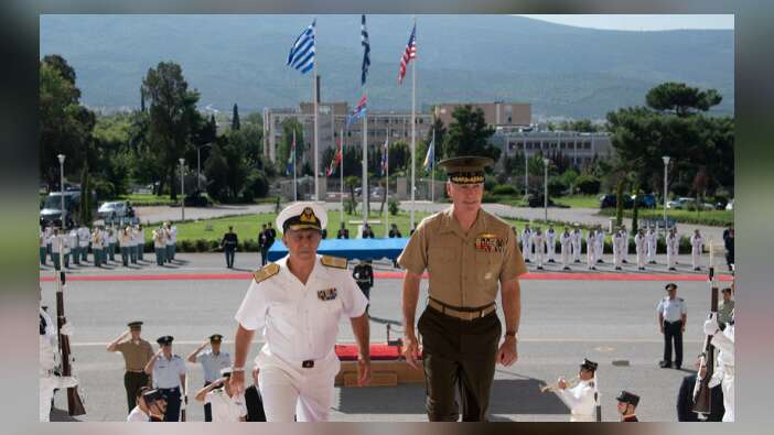 Yunanistan'da daha fazla askeri üs!