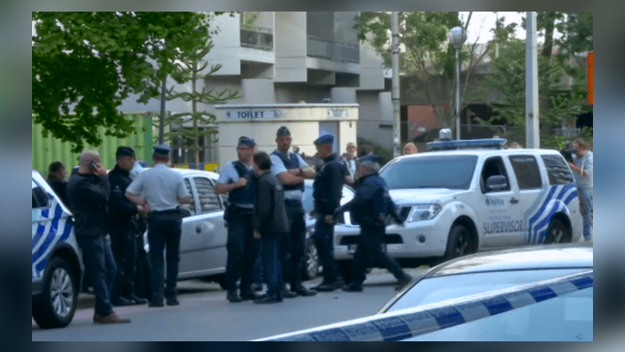 Belçika'da polise bıçakla saldıran adam vuruldu!