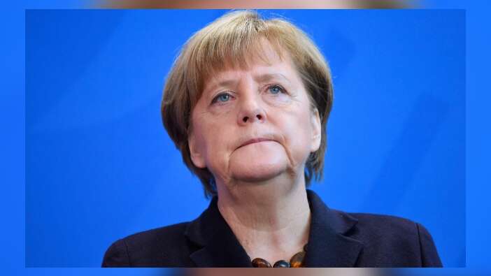 Merkel'den seçimlerde aday olmama kararı!