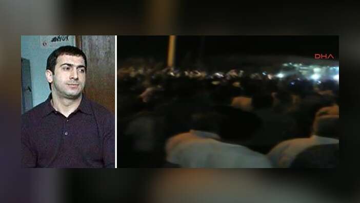 İstanbul'da öldürülen mafya babasının cenazesini 25 bin kişi karşıladı