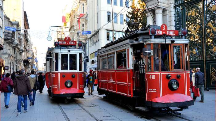 Beyoğlu'nda şüpheli çanta alarmı
