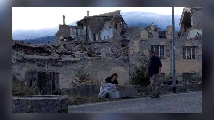 İtalya'da şiddetli deprem: En az 37 ölü