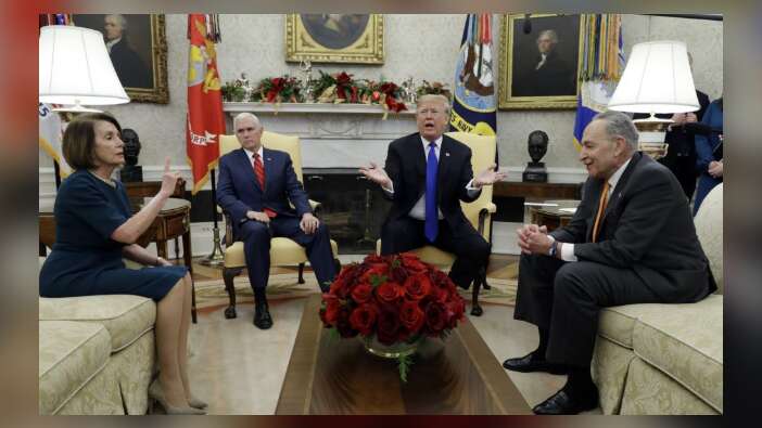 Trump demokrat senatörlerle ağız dalaşı yaptı!