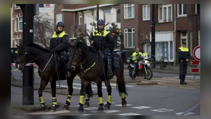 Hollanda'daki FETÖ yurduna operasyon!