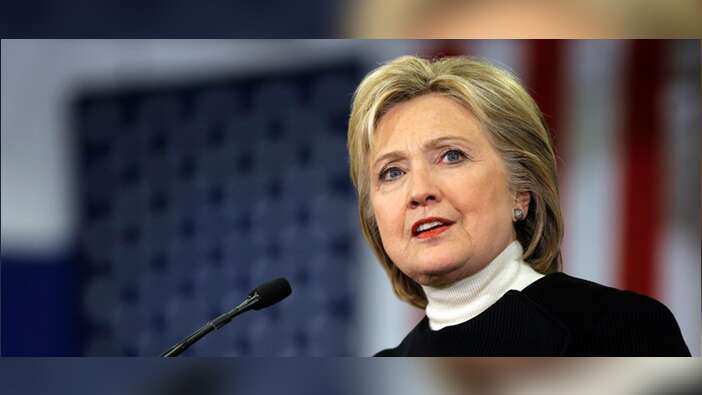 Hillary Clinton hastaneye kaldırıldı