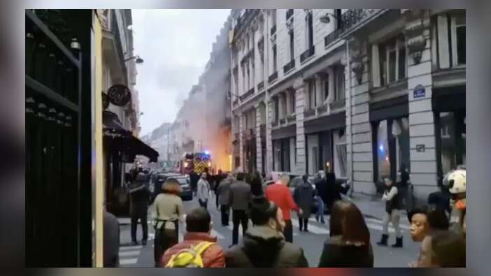 Fransa'nın başkenti Paris'te büyük patlama!