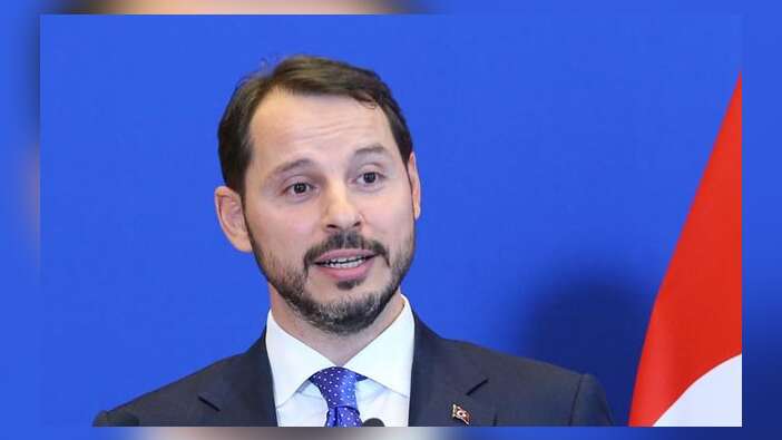 Davos’ta Prof. Dr. Klaus Schwab’tan Bakan Albayrak’a jest