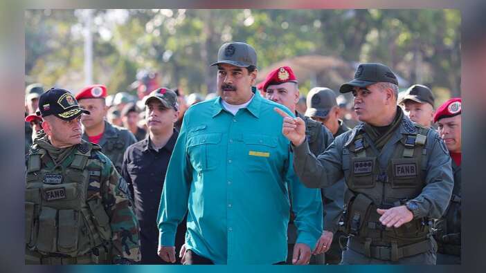 Maduro'dan askerlere darbe uyarısı!