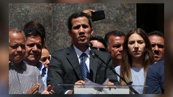 Guaido, Maduro'yu devirmek için askerlere yanaştı!