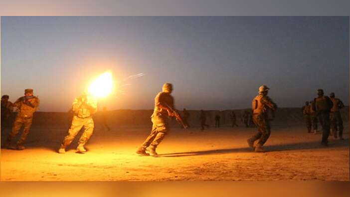DAEŞ Amerikan üssüne kimyasal füze attı