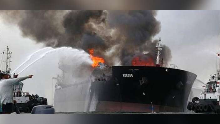 Meksika Körfezi'nde dev tanker yangını