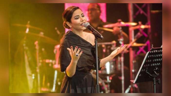 Mısır'dan ünlü şarkıcı Şirin Abdulvehhab'a yasak!