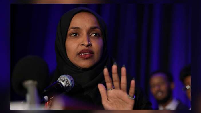Müslüman senatör Omar'a antisemitizm suçlaması!
