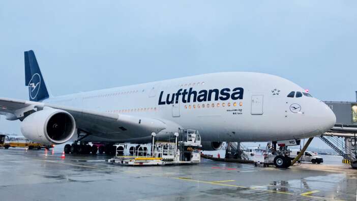 Lufthansa uçağı acil iniş yaptı!