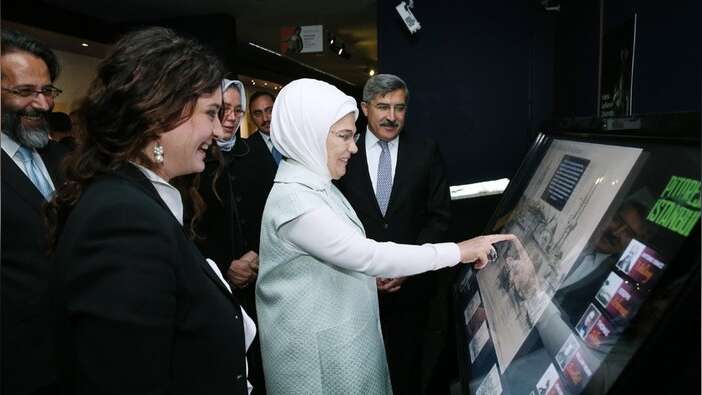 Emine Erdoğan, Pitoresk İstanbul Sergisi’ni Ziyaret Etti
