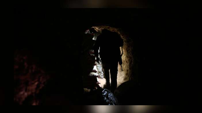 Vahşi terör örgütü DAEŞ, Musul'un kapısına 20 kesik kafa astı