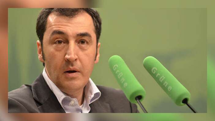 Türk asıllı Alman vekil Cem Özdemir'den küstah Türkiye açıklaması