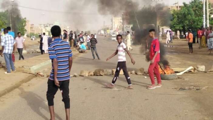 Sudan'da ordu halka müdahale etti!