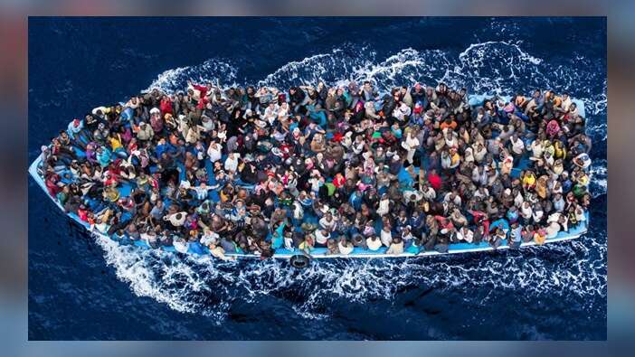 Libya açıklarında batan iki gemide 239 kişi hayatını kaybetti