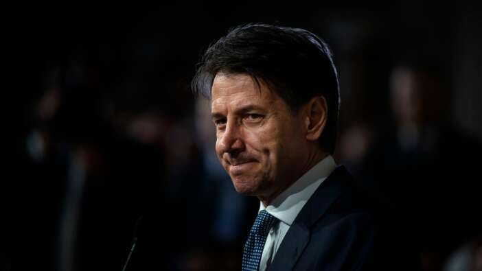 Başbakan Conte'den 'görev bırakma' tehdidi!