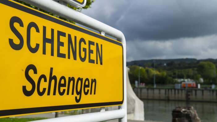 AB'den Schengen vizesine büyük zam!