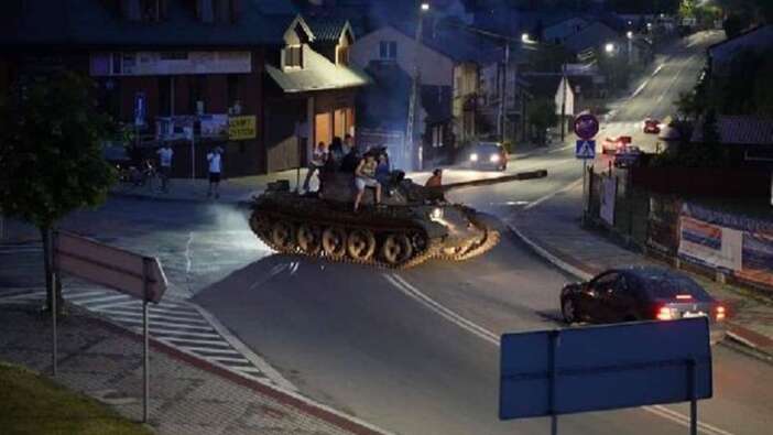 Alkollü tank sürücüsünü polis durdurdu...