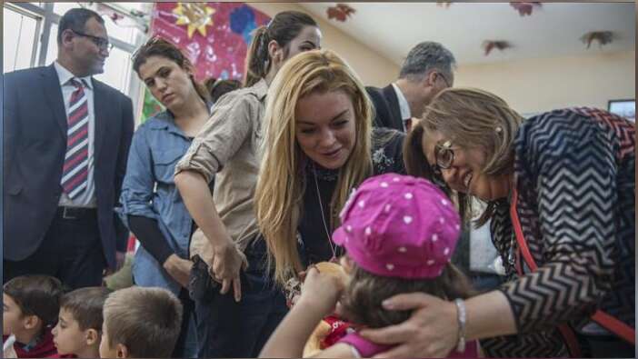 Ünlü oyuncu Lindsay Lohan Erdoğan'ın sözüyle Trump'a seslendi