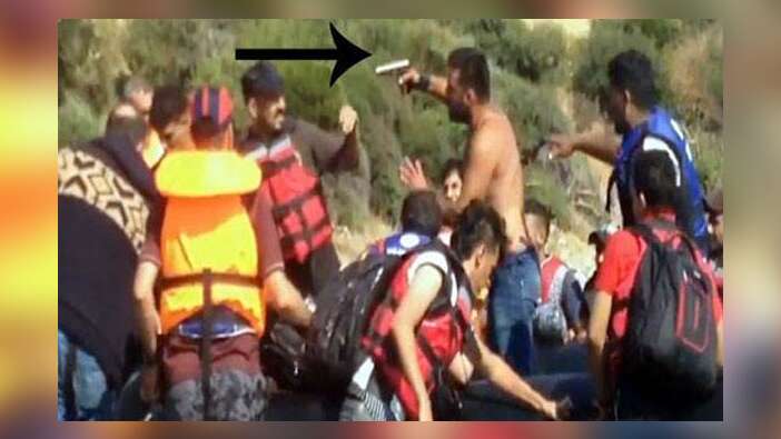 Kafalarına silah dayayıp kayalıklara attılar!