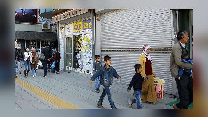 Adana'da iş yerlerinin toplu olarak kapatılması yasaklandı