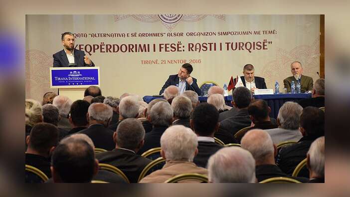 FETÖ'nün din istismarı ve tehlikesi Arnavutluk'ta anlatıldı