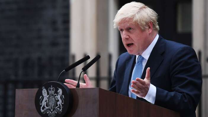 Boris Johnson'a muhalefetten ağır darbe!