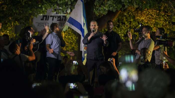 Ehud Barak'tan seçmenlere Netanyahu uyarısı!