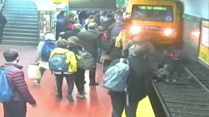 Metroda korkunç kaza!