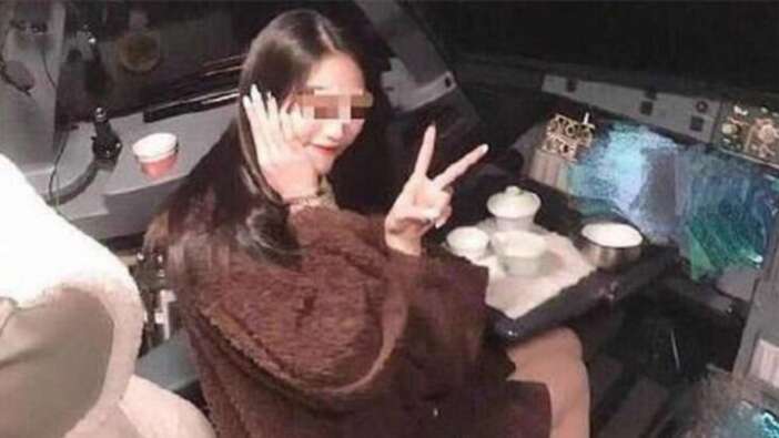 Uçakta skandal fotoğraf!