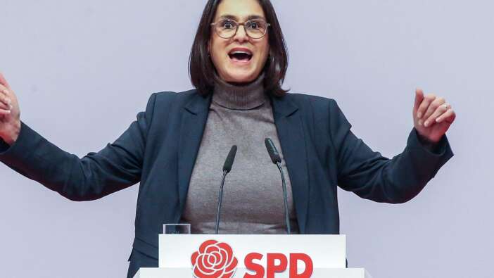 Serpil Midyatlı Alman SPD'nin yönetimine seçildi!