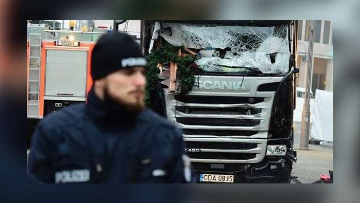 Berlin saldırısının şüphelisi İtalya'da öldürüldü!