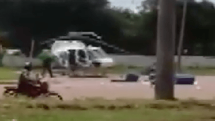 Brezilya'da yola inen helikoptere kamyon çarptı!