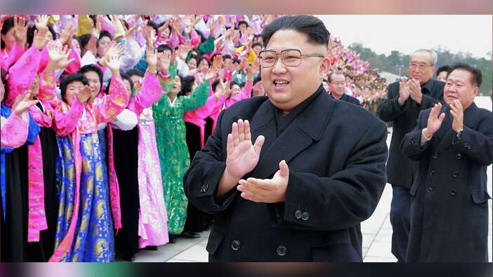 Kim Noel'i yasakladı: İsa'ya değil babaanneme tapın!