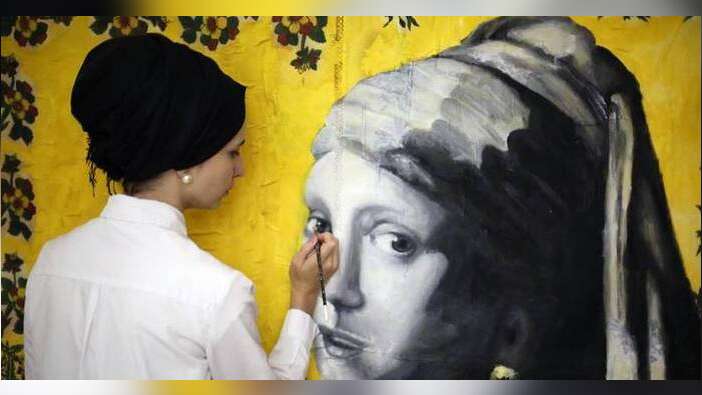 Ressam Zeynep Çilek: Soyut sanatı yıllar önce biz denedik ve yaptık!