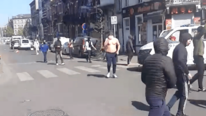 Belçika'da halk sokağa döküldü, polisle çatıştı