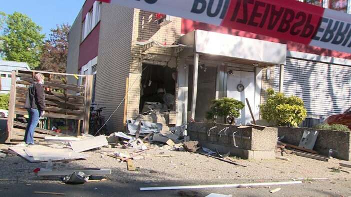 Almanya'da bombalı ATM soygunu! 4 ATM'yi patlattılar...