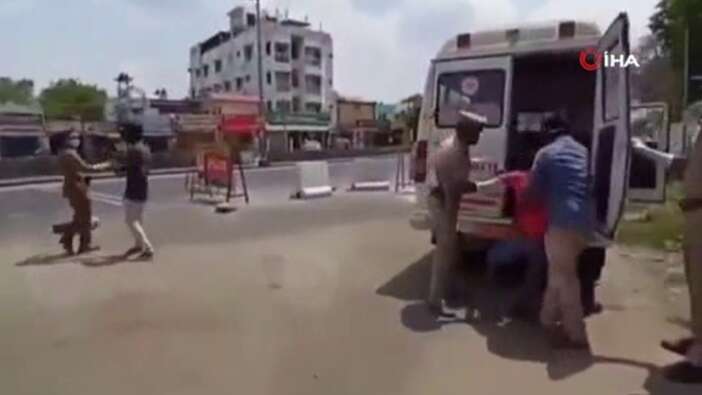 Son dakika... Hint polisi yine ilginç bir ceza yöntemine başvurdu