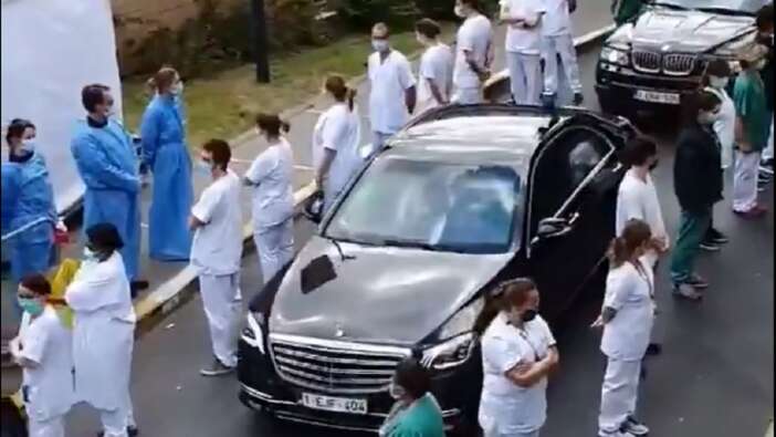 Sağlık çalışanlarından başbakana protesto