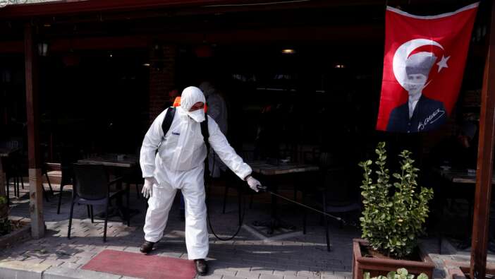 BBC'den Türkiye'ye korona övgüsü: Büyük bir felaketin önüne geçtiler
