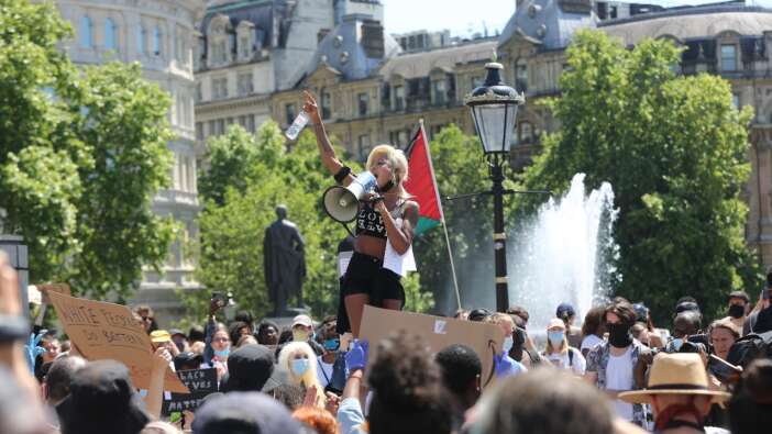 Londra'da binler ayaklandı