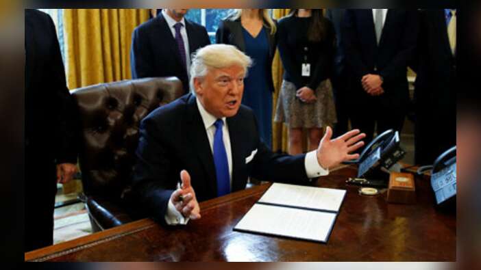 Trump Meksika duvarı ve göçmen yasağı için bugün adım atıyor!