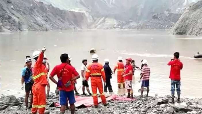 Myanmar'da yeşim taşı madeninde heyelan!